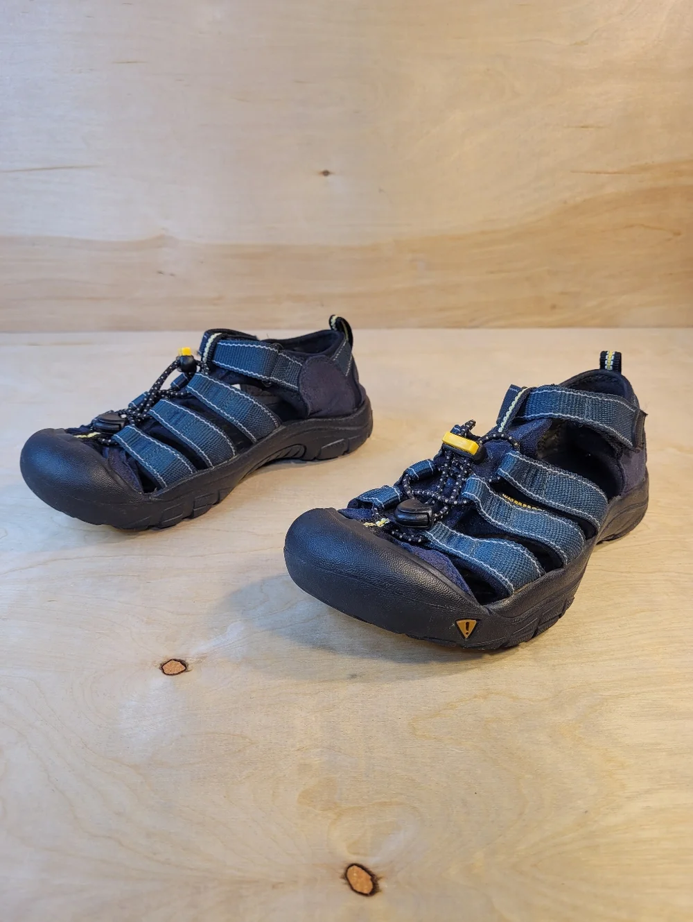 KEEN Newport H2 Waterproof Hiking Washable Kids Sandals - Picture 4 of 10